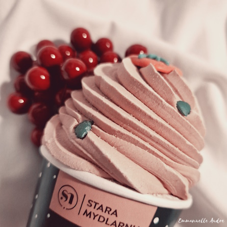 Moje zanurzanie się w cudowne zapachy świątecznych kosmetyków